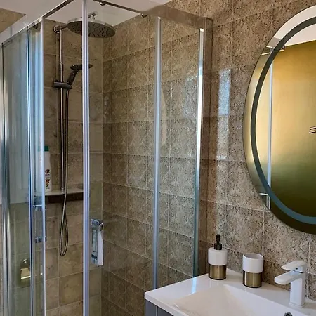 아파트 Luxury Penthouse, Sea Views, 50m From The Beach!