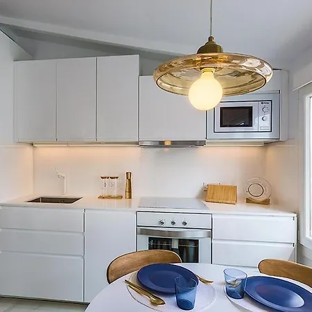 Luxury Penthouse, Sea Views, 50m From The Beach! 아파트 푸엔히롤라