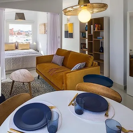 Luxury Penthouse, Sea Views, 50m From The Beach! * 푸엔히롤라